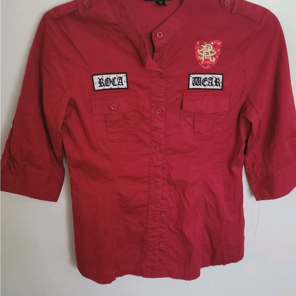 NWot Flashy and glitzy Rocks Ware button down short sleeve top. Size medium.